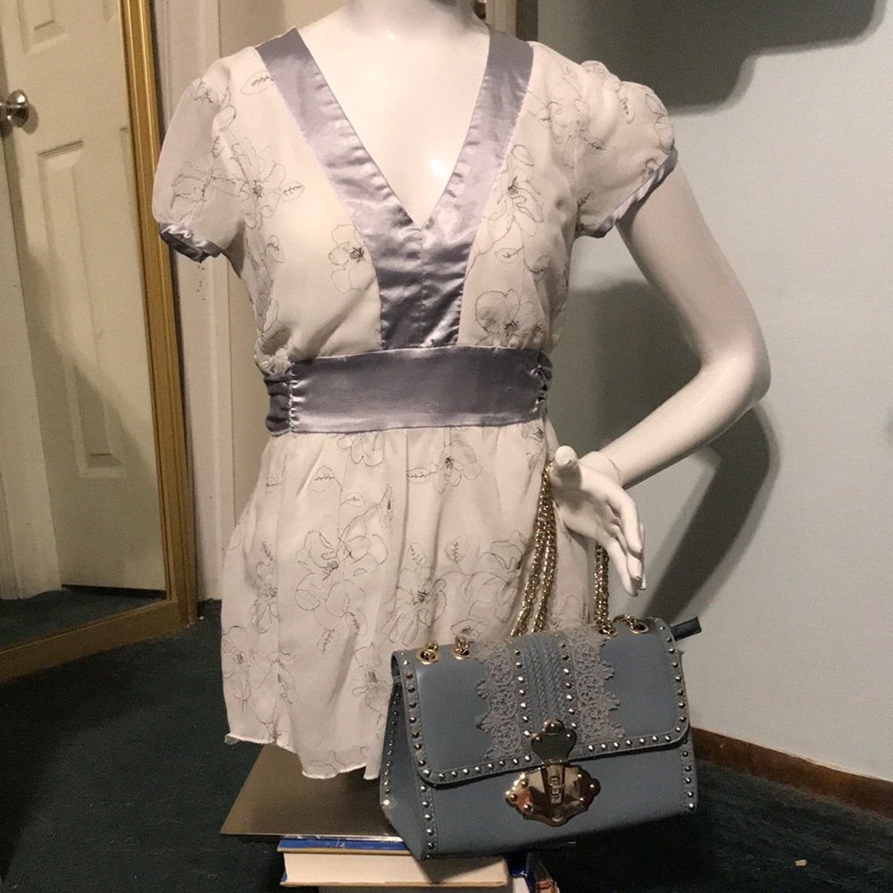 Vanity top with silver accents